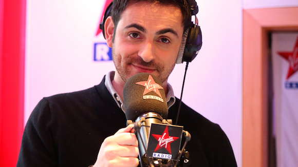 Camille Combal rempile sur Virgin Radio