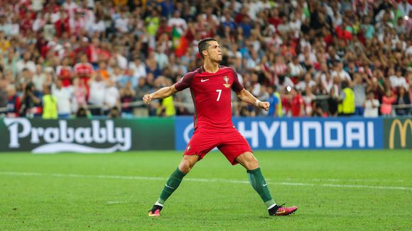 Audiences : Pologne-Portugal écrase tout sur son passage, France 3 résiste mieux que France 2 et M6