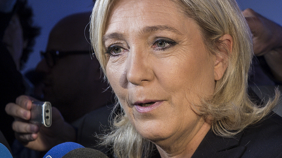 Marine Le Pen porte plainte contre "Closer"