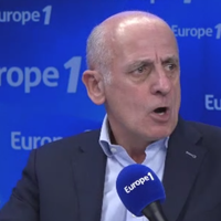 "Viol de la démocratie", "boucherie" : Jean-Michel Aphatie pique une grosse colère sur Europe 1