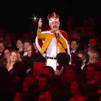 César 2019 : Kad Merad ouvre spectaculairement la cérémonie en Freddie Mercury