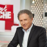 Michel Drucker rempile sur France 2 mais n'exclut pas d'arriver sur C8