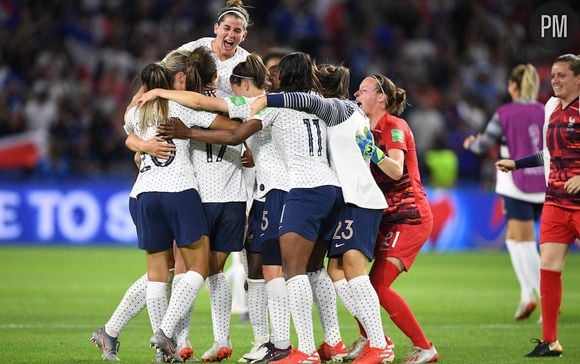 Les Bleues après leur victoire face au Brésil