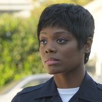 "The Rookie" : Afton Williamson quitte la série, affirmant avoir été victime de harcèlement sexuel et de racisme