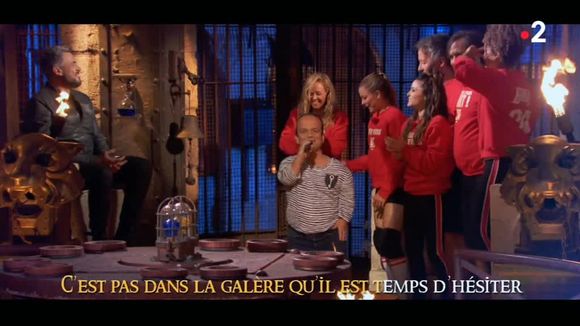 "Fort Boyard" : Passe-Partout reprend en live son tube "Je suis Passe-Partout" devant des candidats en folie