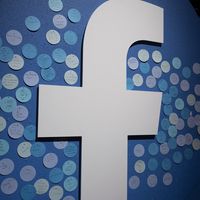 Facebook lance un plan d'aide de deux millions d'euros en faveur de la presse française