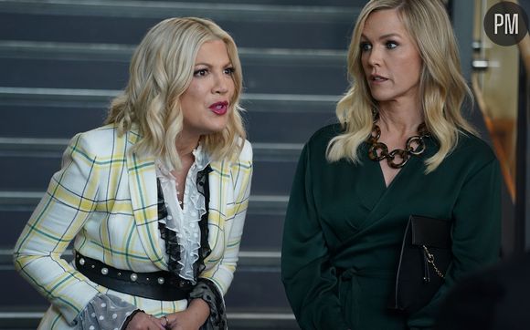 Tori Spelling et Jennie Garth dans "BH90210"