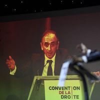 Diffusion du discours d'Eric Zemmour : LCI "fermement mise en garde" par le CSA