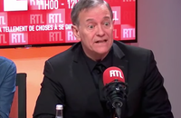 Francis Huster s'accroche sur RTL.