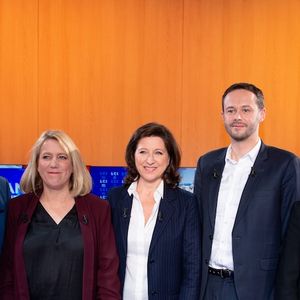 Cédric Villani, Serge Federbusch, Danielle Simonnet, Agnès Buzyn, David Belliard, Anne Hidalgo et Rachida Dati sur le plateau de "La grande confrontation"