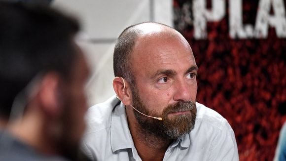 "Messi à moitié autiste" : Christophe Dugarry présente ses excuses