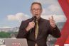 "Ca peut vous arriver" : Pourquoi Julien Courbet a renoncé en partie au direct sur M6