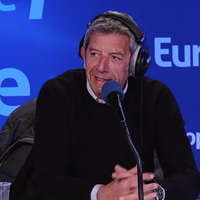 Michel Cymes révèle les raisons de l'arrêt de "Ca ne sortira pas d'ici" sur France 2