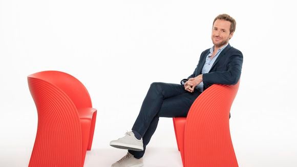 "Complément d'enquête" : Tristan Waleckx arrive à la présentation du magazine de France 2 le jeudi 2 septembre