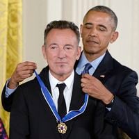 "Quotidien" : Yann Barthès va interviewer Barack Obama et Bruce Springsteen le 2 novembre sur TMC