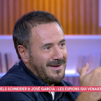 "Je ne sais pas si ce sera si élégant" : José Garcia promet de se venger d'Antoine de Caunes lors des prochains César