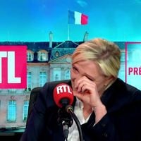 Marine Le Pen pleure de rire face à Philippe Caverivière sur RTL