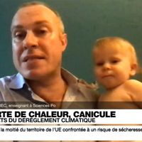 France 24 : Un bébé agité s'invite dans un duplex avec un spécialiste du climat