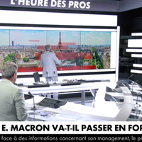 "L'heure des pros" : Pascal Praud perturbé par un drôle de bruit sur CNews