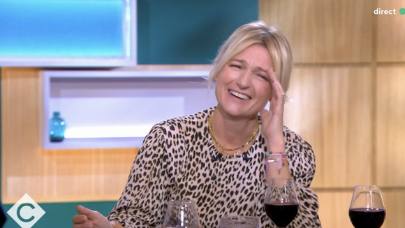 "Je suis nulle" : La gaffe d'Anne-Elisabeth Lemoine face à Jamel Debouzze dans "C à vous"