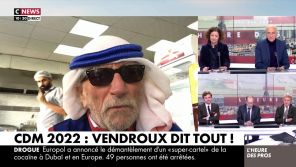 L&#039;improbable duplex de Jacques Vendroux habillé en qatari depuis un kebab pour CNews