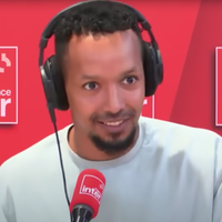 "Mon badge à Radio France marche encore" : Waly Dia ironise après sa chronique contre la direction de France Inter