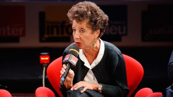 "On essaie de me faire passer pour une femme hystérique" : Laurence Bloch se défend sur le dossier Patrick Cohen