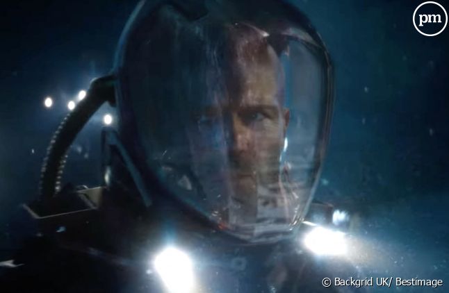 Jason Statham tiens le rôle titre de "En eau très trouble", troisième film au box-office du X au X août.