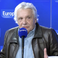 "De la politique à la tonne, ça va..." : En direct sur Europe 1, Michel Sardou tacle la programmation d'Europe 1