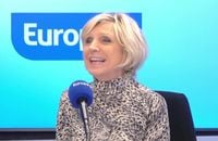 "Vous êtes sûrs qu'on n'est pas sur France 2 ?" : Évelyne Dhéliat ironise sur les nombreuses voix du service public dans l'émission de Sophie Davant sur Europe 2