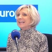 "Vous êtes sûrs qu'on n'est pas sur France 2 ?" : Invitée sur Europe 1, Évelyne Dhéliat ironise sur les chroniqueurs de Sophie Davant