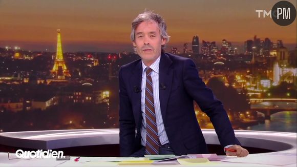 Yann Barthès sur TMC le mardi 7 novembre 2023.