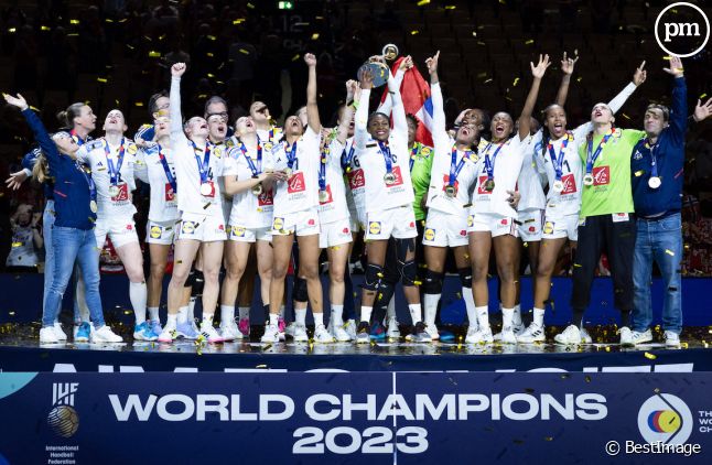 <span>L'équipe de France de handball féminin s'est imposée face à la Norvége (31-28), dimanche, au Danemark et devient championne du monde le 17 décembre 2023</span>