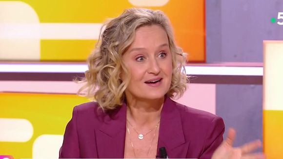 "C'est la guerre !" : Caroline Roux tacle les émissions concurrentes de "C dans l'air" qui lui "piquent" ses experts