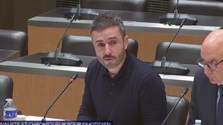 "On fait ce qu'on veut tant qu'on respecte les règles" : Julien Bellver ne "regrette pas" ses propos sur l'absence d'invités RN dans "Quotidien"