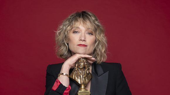 Caroline Vigneaux veut dépoussiérer Les Molières sur France 2 et en faire "un grand divertissement, façon 'Champs-Elysées'"