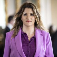 "Alex Vizorek n'est pas un exemple d'élégance avec les femmes" : Marlène Schiappa flingue l'humoriste de RTL