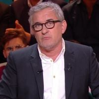 "Ça m'a fait une peine inouïe" : Christophe Dechavanne très ému en rendant hommage à Françoise Hardy dans "Quelle époque"