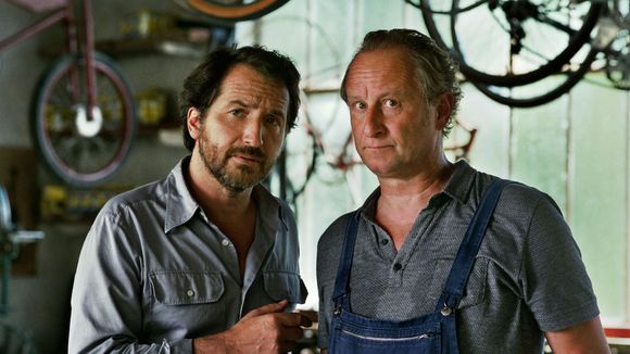 Audiences : À peine 120.000 téléspectateurs d'écart entre le film avec Benoît Poelvoorde et Édouard Baer sur France 2 et "Les animaux fantastiques" sur TF1