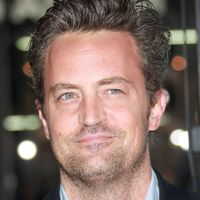 "Je me demande combien ce crétin va payer..." : Cinq personnes poursuivies après la mort de Matthew Perry ("Friends")