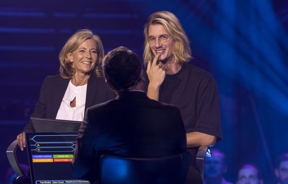 Claire Chazal, de retour sur TF1, et Paul Mirabel ont participé aux 25 ans de "Qui veut gagner des millions ?" le vendredi 27 septembre 2024 sur la Une.