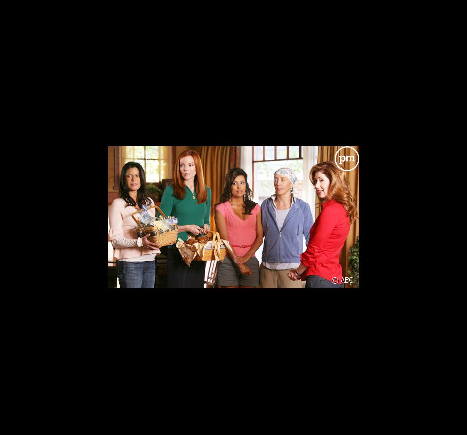 Teri Hatcher, Marcia Cross, Eva Longoria Parker, Felicity Huffman et Dana Delany dans "Desperate Housewives"