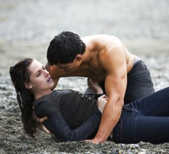 Kristen Stewart et Taylor Lautner dans 'Twilight -...