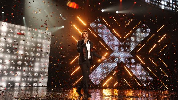 W9 : le 1er gagnant d'X-Factor dévoile son single (son)