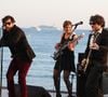 Le chanteur M sur le plateau du "Grand Journal", à Cannes, le 17 mai 2010