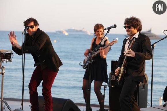 Le chanteur M sur le plateau du "Grand Journal", à Cannes, le 17 mai 2010