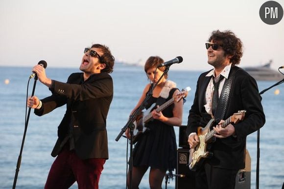 Le chanteur M sur le plateau du "Grand Journal", à Cannes, le 17 mai 2010