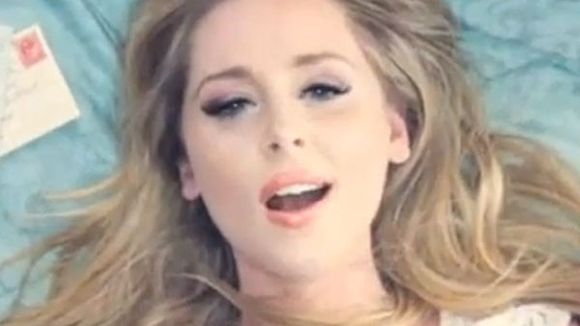 Clip : Diana Vickers dénonce "Celui qui a tué l'amour"