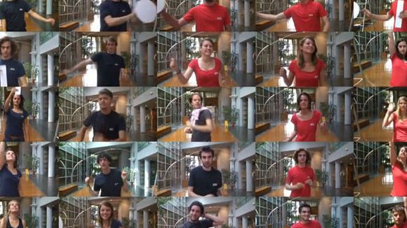 Vidéobuzz : Après le lipdub et le flashmob, la mosaïque humaine