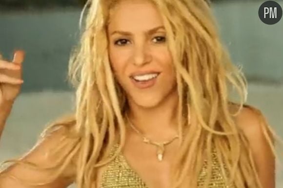 Shakira dans le clip de "Loca"